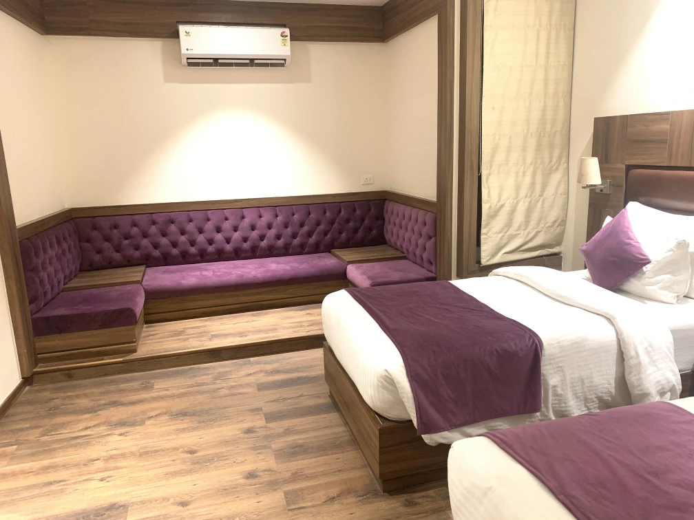 Hotel-Amber-Executive-Room-002